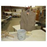 MINNOW BUCKET & MEDIUM FISHING VEST