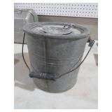 VINTAGE MINNOW BUCKET WITH LID & HDL