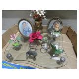 COLLECTION OF PORTRAITS, EYE GLASSES & FIGURINES