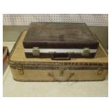 VINTAGE SUITCASE & CASSETTE CASE