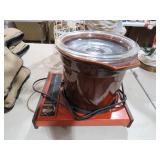 VINTAGE CORNWALL CROCKING COOKER