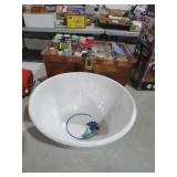 SEWING BOX  W/CONTENT & MIXING BOWL