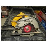 DEWALT CIRCULAR SAW W/CASE