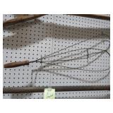 VTG WOOD HANDLE METAL RUG BEATER