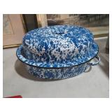 BLUE GRANITEWARE ROASTER W/ LID