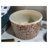 SPONGEWARE STYLE CHEESE CROCK