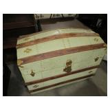 ANTIQUE CAMEL TOP LIFT TOP TRUNK