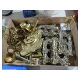 COLLECTION OF BRASS ITEMS