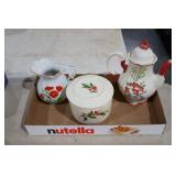 UNIVERSAL CAMBRIDGE WOODVINE OVEN BOWL W/ LID