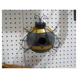 METAL BEE WALL ART W/ HOOK