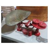 VTG FAIRBANKS CAST IRON SCALE W/ BRASS TRAY