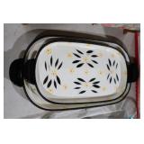 2 BAKING DISHES