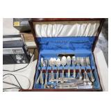 NICE SILVERPLATE FLATWARE SET