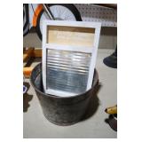 SMALL WASHBOARD & TUB