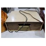 RCA VICTOR TABLETOP RADIO