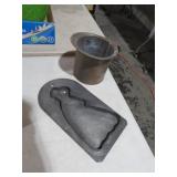 VINTAGE METAL MEASURING CUP & COOKIE CUTTER