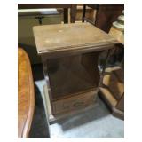 VTG 1 DWR WOOD SIDE TABLE