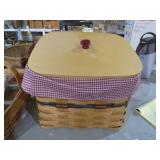 PETERBORO WOVEN PICNIC STYLE BASKET