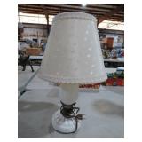 VTG MILKGLASS BASE TABLE LAMP W/ SHADE