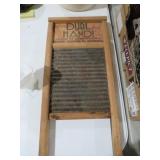 VINTAGE DUBL HANDS WASHBOARD
