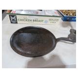 #8 CAST IRON GRIDDLE PAN