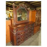 ART FURN. CO. 12 DWR DRESSER W/ BEVELED TOP MIRROR