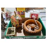 NUT CRACKING SET, METAL DECOR, MISC