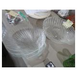 VINTAGE ANCHOR HOCKING SEASHELL SALAD SERVING BOWL