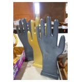 VTG GLOVE MOLDS/ JEWELRY HOLDERS