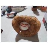 CERAMIC BALL GLOVE PLANTER