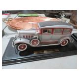 1931 PEERLESS DIE CAST CAR ON STAND