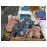 VTG PLASTIC YARD ANIMAL DECOR