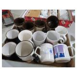 COLL. CERAMIC & PLASTIC ADV. TN MUGS