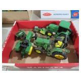COLL. JOHN DEERE TRACTORS & ACCESSORIES