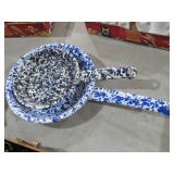 (2) VTG GRANITE SPLATTERWARE PANS