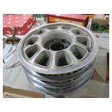 VTG METAL HUBCAPS