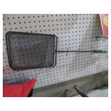 ANTIQUE GREEN HANDLE POP CORN POPPER