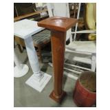 NICE WOOD PLANT STAND
