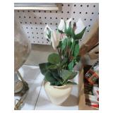 VINTAGE KOHLER VASE WITH 6- CERAMIC ROSES