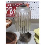 BEAUTIFUL VINTAGE GLASS SHADE METAL BASE LAMP