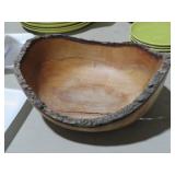 BEAUTIFUL WOOD TURNED BOWL