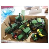 BOX JOHN DEERE TRACTORS