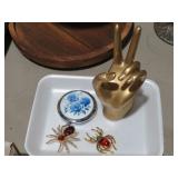 COMPACT MIRROR & JEWELED SPIDER BROOCHES/HAND