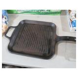 LARGE CATS IRON LODGE GRIDDLE