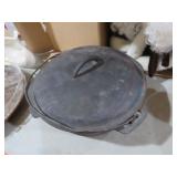 CAST IRON #8 DUTCH OVEN