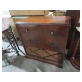 NICE GENERAL ELECTRIC RADIO & RECORD PLAYER