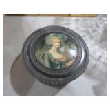 VTG  METAL VICTORIAN POWDER BOX