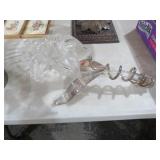 ONEIDA  AMARYLLIS RECLINING GLASS LILY VASE