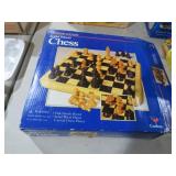 SOLID WOOD CHESS SET IN BOX