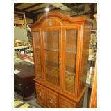 2 PC 4 DR CHINA HUTCH
